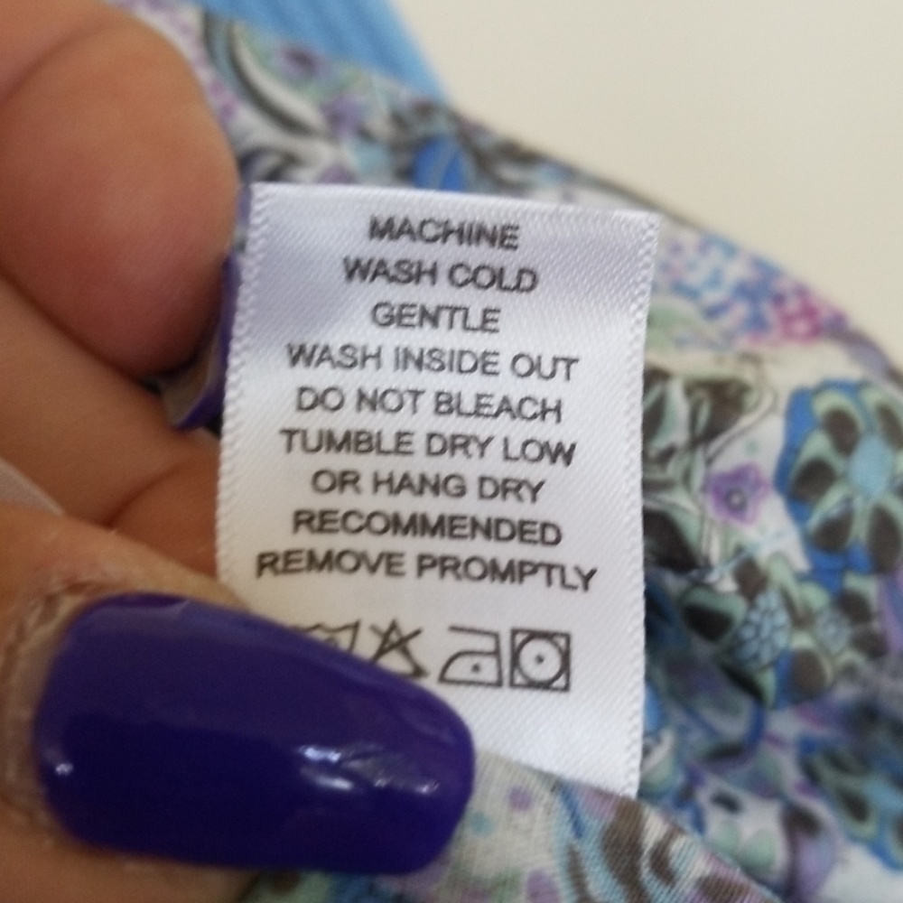 Dress - Picture 7 of 7